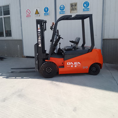 2000 公斤 3 吨容量重型液压电动叉车，带全交流电机