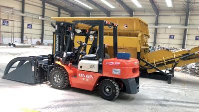 中国工厂价格 OEM/ODM 3000-3500kg 四轮计数平衡平衡重型柴油/燃气/电动叉车叉车与 CE